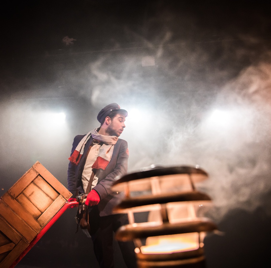 the postman txema muñoz