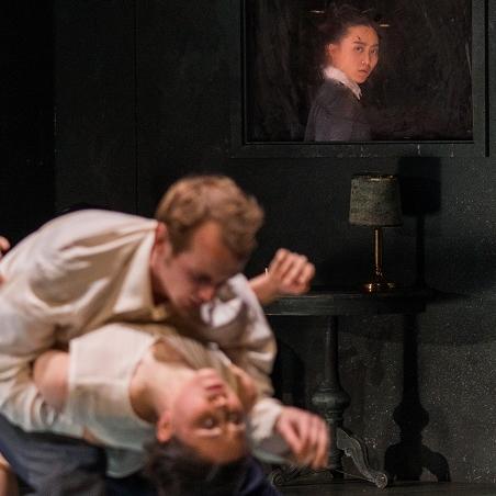 Escena de Dyptich. Fotografía de Maarten Vanden Abeele
