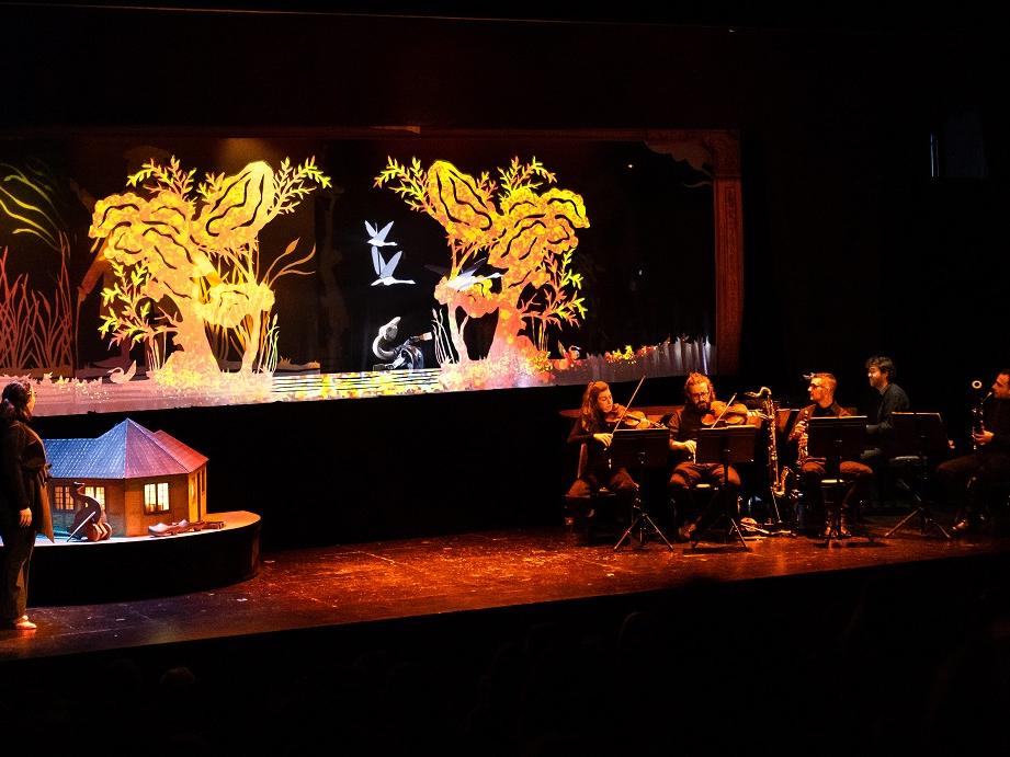 Escena del montaje Andersen el patito feo